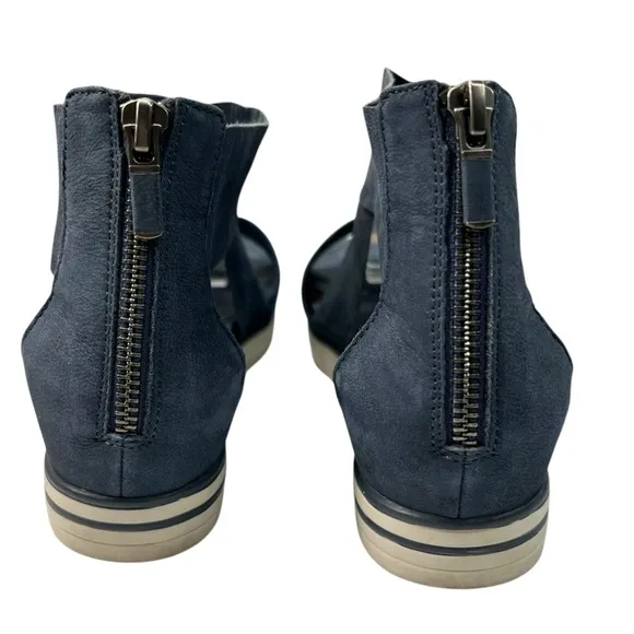 Eileen Fisher Sport Blue Suede Cross Strap Platform Sandals Women's Size 7.5