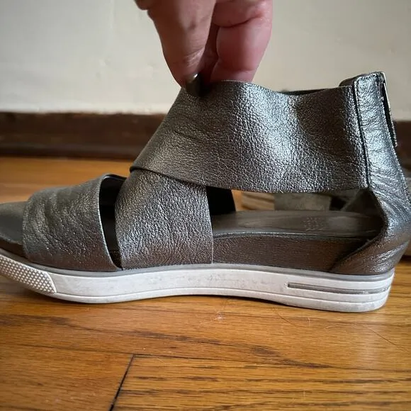 EILEEN FISHER Sport | Silver Pewter Leather Cross Strap Sandals | Size 7.5
