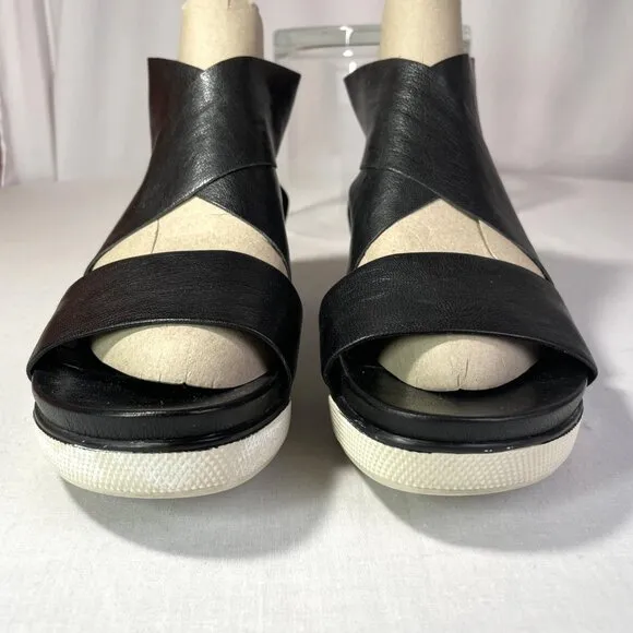 Eileen Fisher Sport Size 8 Tumbled Leather Sport Sandal Platform Sneaker