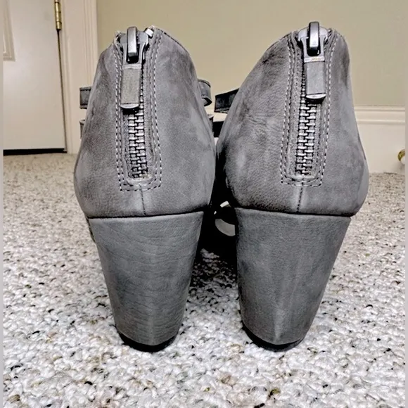 Eileen Fisher Vero Cuoio Caged Suede Wedge Sandals Womens 9 Gray Heel Zip Up