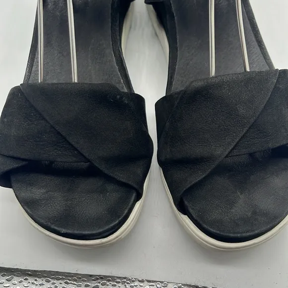 Eileen Fisher VIV Nubuck Tumbled Wedge Sandals Sz 8