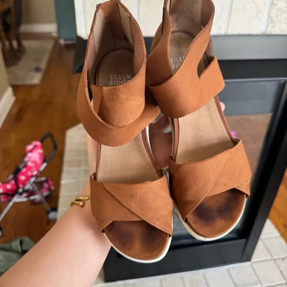 Eileen Fisher Viv Tumbled Wedge Sandals Size 6.5