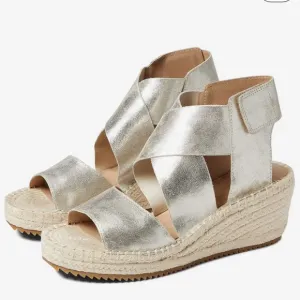 Eileen Fisher Willow Wedge Sandals Women’s 9.5 Metallic Silver Suede