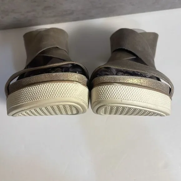 Eileen Fisher Women’s Platinum Metallic Suede Sport Sneaker Sandals Zip Size 9