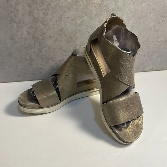 Eileen Fisher Women’s Platinum Metallic Suede Sport Sneaker Sandals Zip Size 9