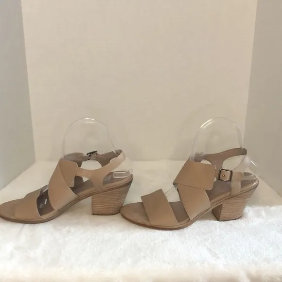 EILEEN FISHER Women's Size 8.5 Ria Beige Leather Slingback Stacked Heel Sandals