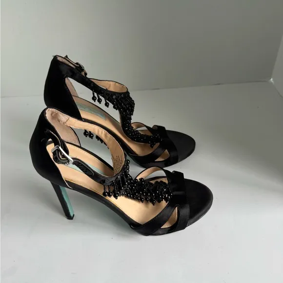 Elegant Betsey Johnson Black SB- Mavyn Heels Satin Beaded T-Strap Heels Size 7.5