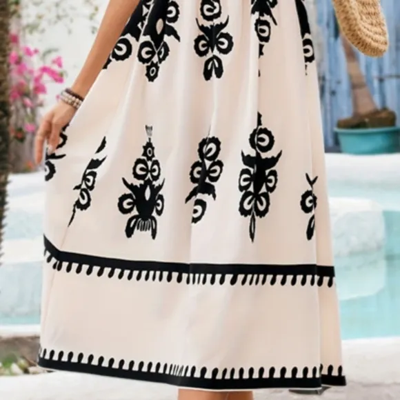 Elegant Smocked Bodice Contrasting Chic Sleeveless Summer Boho Midi Dress Cream