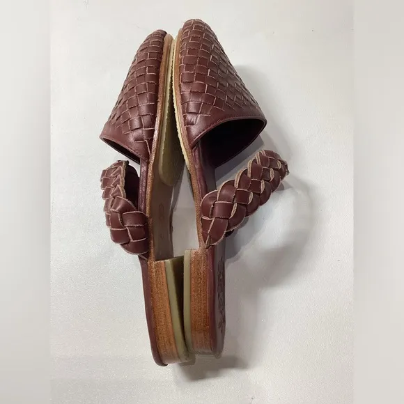 Elf Sea Escape Slide Sandals In Brown Size 9.5