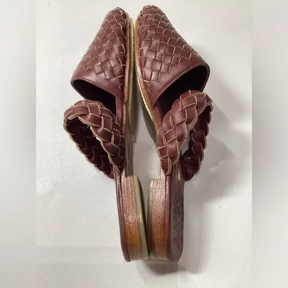 Elf Sea Escape Slide Sandals In Brown Size 9.5