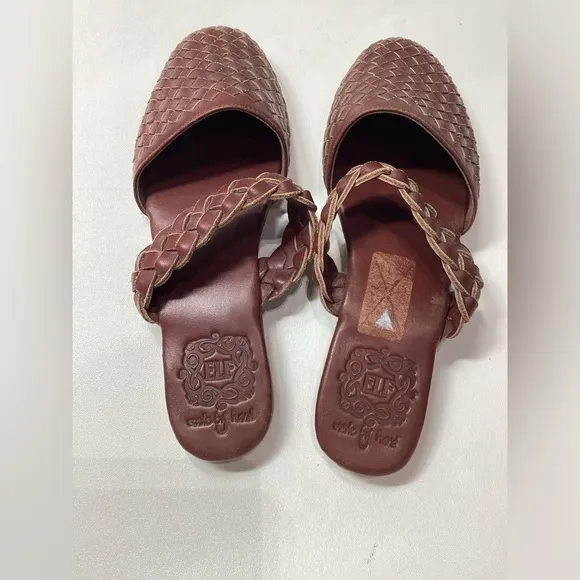 Elf Sea Escape Slide Sandals In Brown Size 9.5