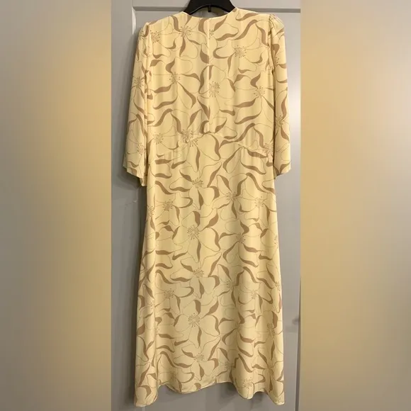 Equipment Femme Julianne 100% Silk Midi Dress Pale Yellow Brown Size small NWT