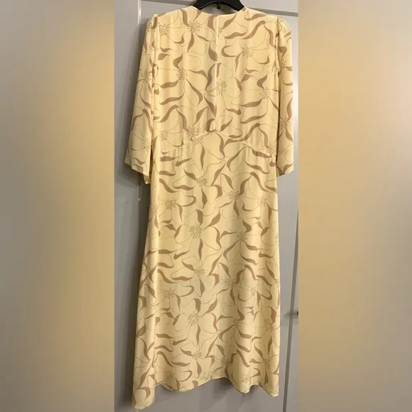 Equipment Femme Julianne 100% Silk Midi Dress Pale Yellow Brown Size small NWT