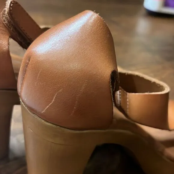 Eric Michael Toffee Leather Platform Sandal, 7!