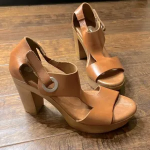 Eric Michael Toffee Leather Platform Sandal, 7!