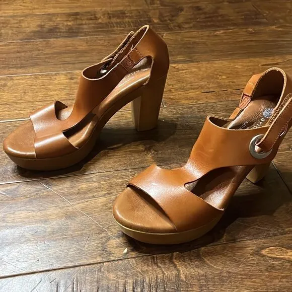 Eric Michael Toffee Leather Platform Sandal, 7!
