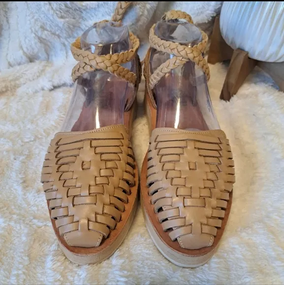 Espiritu Woven Leather Huarache Sandals Tan Ankle Tie Platform Carly Jean Size 8