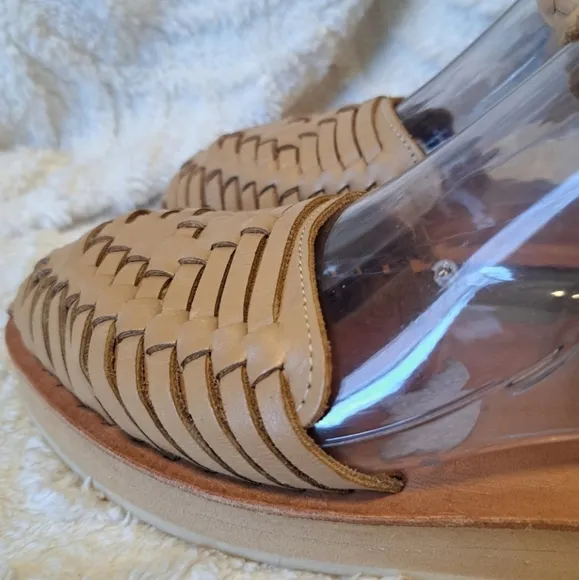 Espiritu Woven Leather Huarache Sandals Tan Ankle Tie Platform Carly Jean Size 8