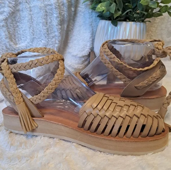 Espiritu Woven Leather Huarache Sandals Tan Ankle Tie Platform Carly Jean Size 8