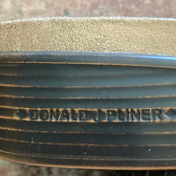 EUC Donald J Pliner Leather Fifi Sandals