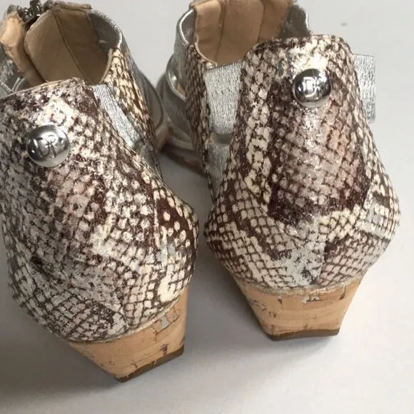 EUC Donald J. Pliner leather sandals