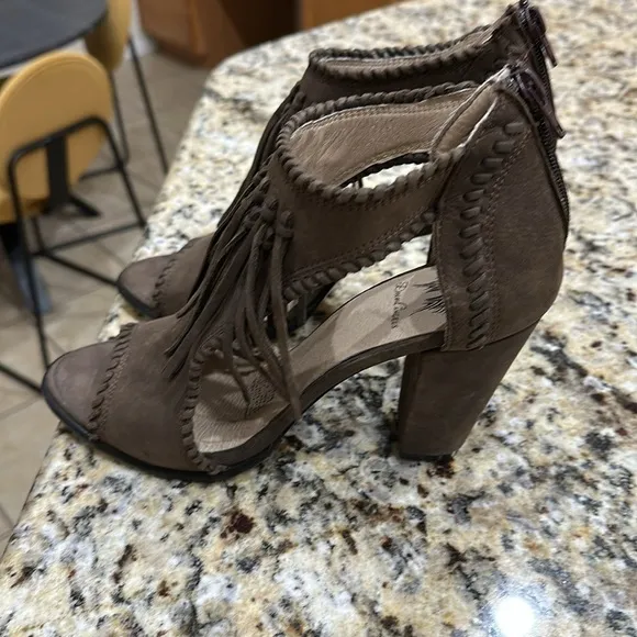 EUC Leather Fringed Open Toe heels Sandals
