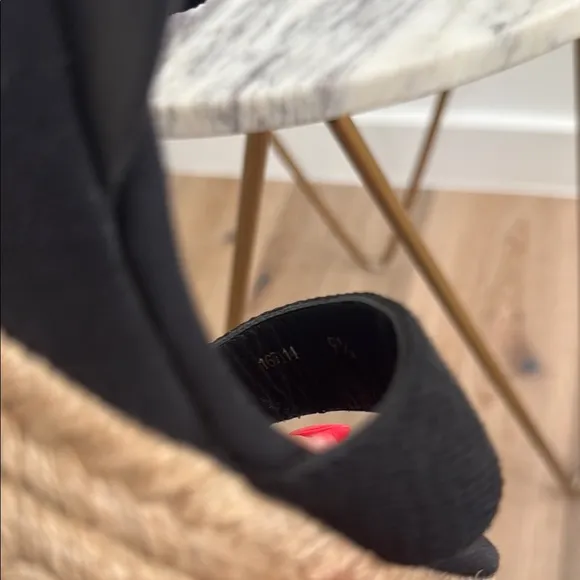 EUC Tory Burch Black Wedge Sandals