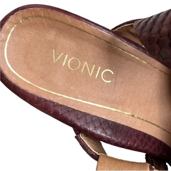 EUC Vionic Leather Blaire heeled Sandals 8.5