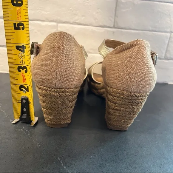 Euro soft sz 6 Mara gold metallic leather espadrille wedge sandals
