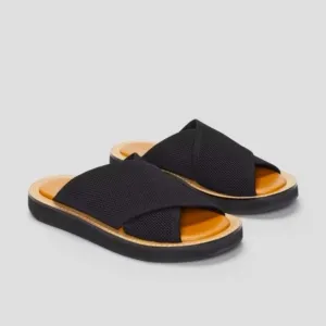 Everlane | ReKnit Form Crossover Sandal in Black size 7
