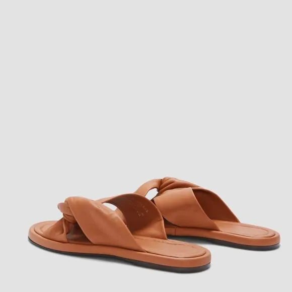 EVERLANE The Day Twist Sandal Desert Tan Leather Slip On Flat Heel Size 7.5 NEW