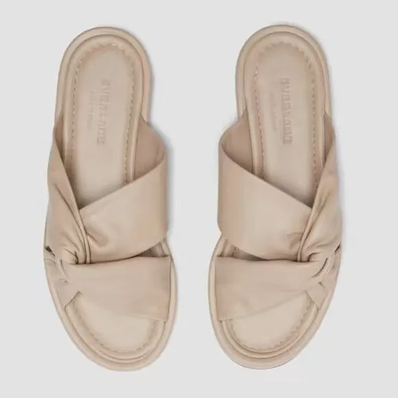 EVERLANE The Day Twist Sandal Warm Khaki Leather Slip On Flat Heel Size 9 NEW