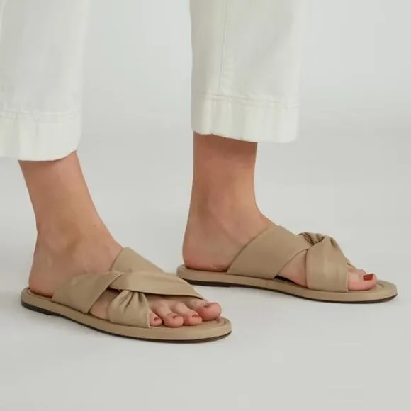 EVERLANE The Day Twist Sandal Warm Khaki Leather Slip On Flat Heel Size 9 NEW