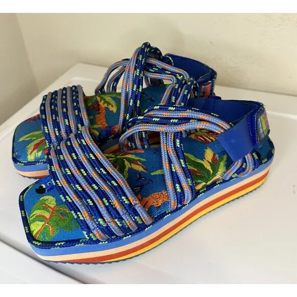 Farm Rio Blue Macaw Platform Sandals Womens Sz 7 Blue Open Toe Strappy NEW