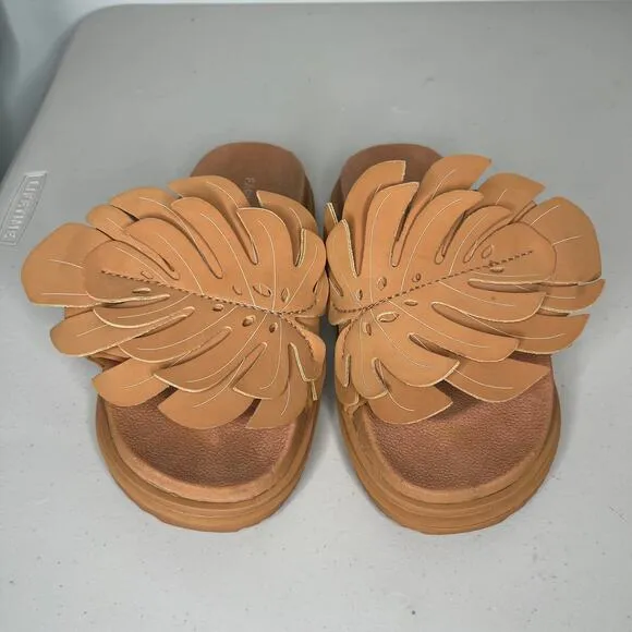 Farm Rio Camel Tan Monstera Slide Sandals Size 8