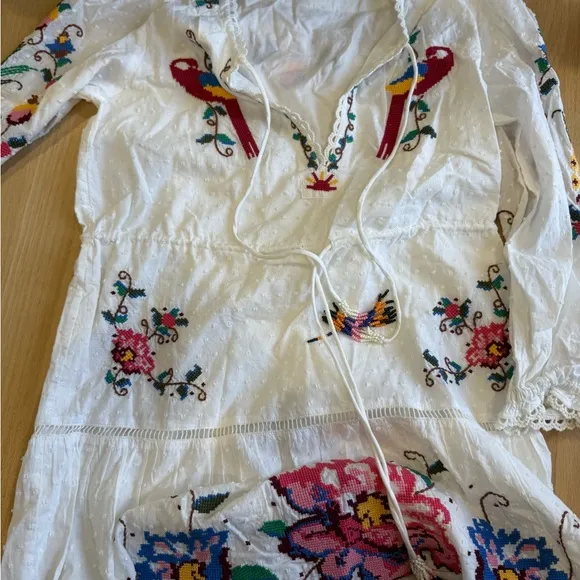 Farm Rio Macaw Stitch Embroidered White mini Dress  NWT