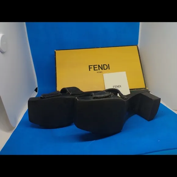Fendi denim flower Logo heel sandals 36