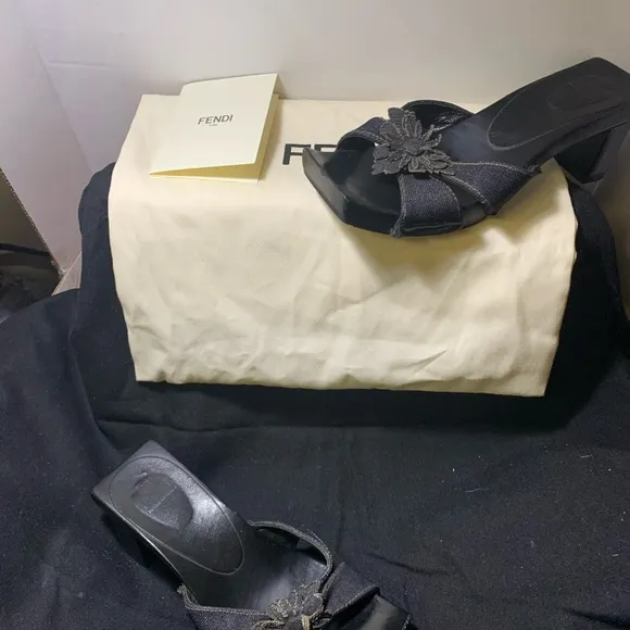 Fendi denim flower Logo heel sandals 36