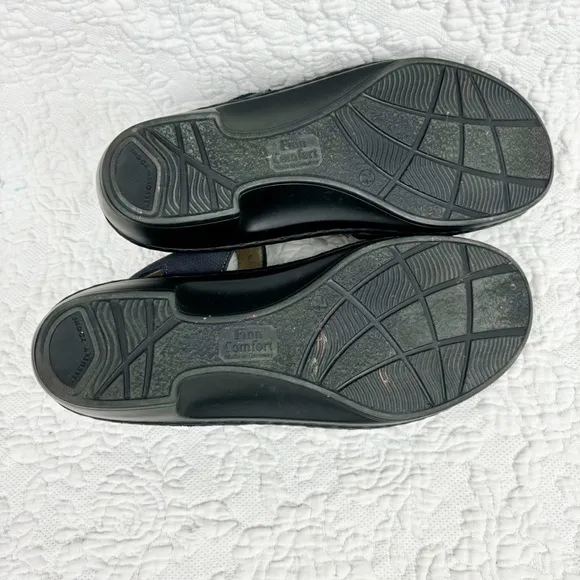 Finn Comfort Women’s Navy Blue Leather Sandals
