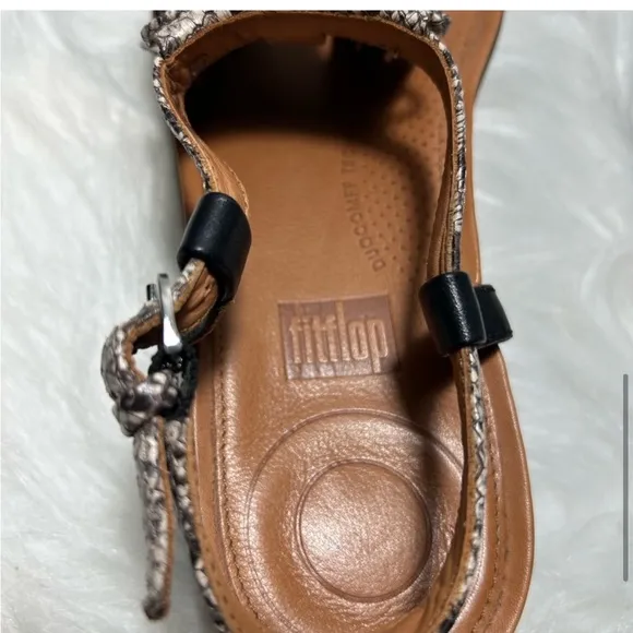 Fitflop Tia Fringe Thong Sandals Snakeskin Taupe Size 7 EU 38