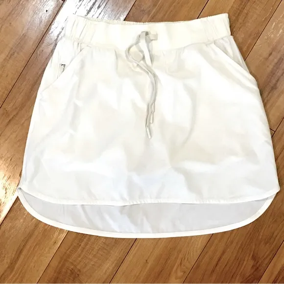 Fitness tennis mini skirt ivory cream gym Pilates workout CrossFit style…