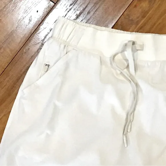 Fitness tennis mini skirt ivory cream gym Pilates workout CrossFit style…