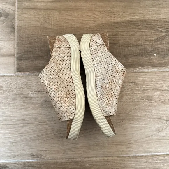 Fly London 37 (6.5-7) Whin wedge slide sandals Cool Pearl