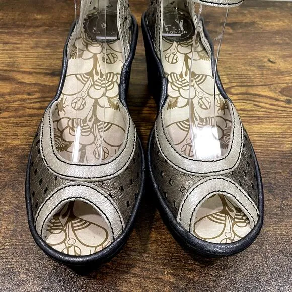 Fly London EU 38 US 7.5-8 Sandals Ydel Wedge Heel Platform Silver Borgogna