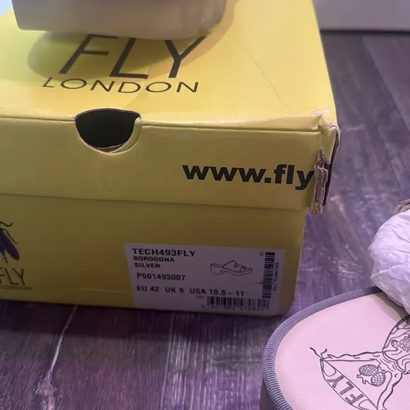 Fly London Tech 493 Fly heeled sandals in silver sz 10.5-11