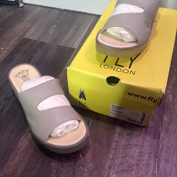 Fly London Tech 493 Fly heeled sandals in silver sz 10.5-11