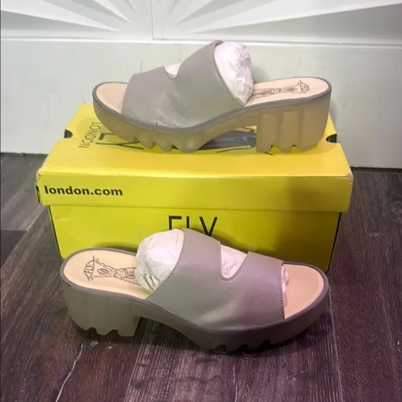 Fly London Tech 493 Fly heeled sandals in silver sz 10.5-11