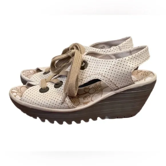 FLY London Ylva Wedges Size 39 or 8.5 Cashmere Cream Leather Sandals Lagenlook