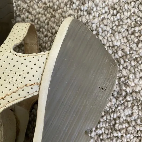 FLY London Ylva Wedges Size 39 or 8.5 Cashmere Cream Leather Sandals Lagenlook