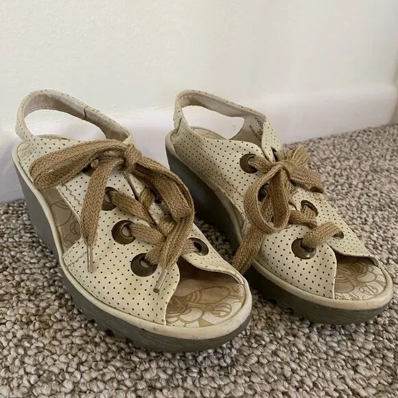 FLY London Ylva Wedges Size 39 or 8.5 Cashmere Cream Leather Sandals Lagenlook